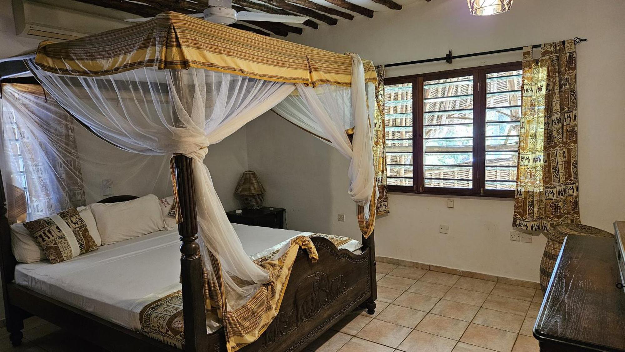 Amani Paradise - Luxury Villas Diani Beach Exterior photo